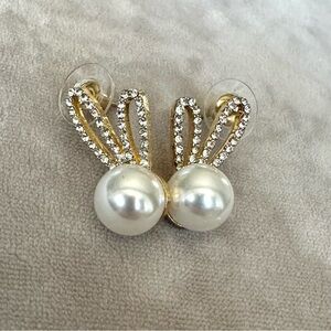 Fashion Jewelry Earrings Pearl With Rhinestone Bunny Ears Gold NWOT Easter